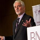 austrian-business-woman-ivan-misner-auf-der-9-bni-dach-konferenzcmartin-lifka austrian-business-woman-ivan-misner-auf-der-9-bni-dach-konferenzcmartin-lifka