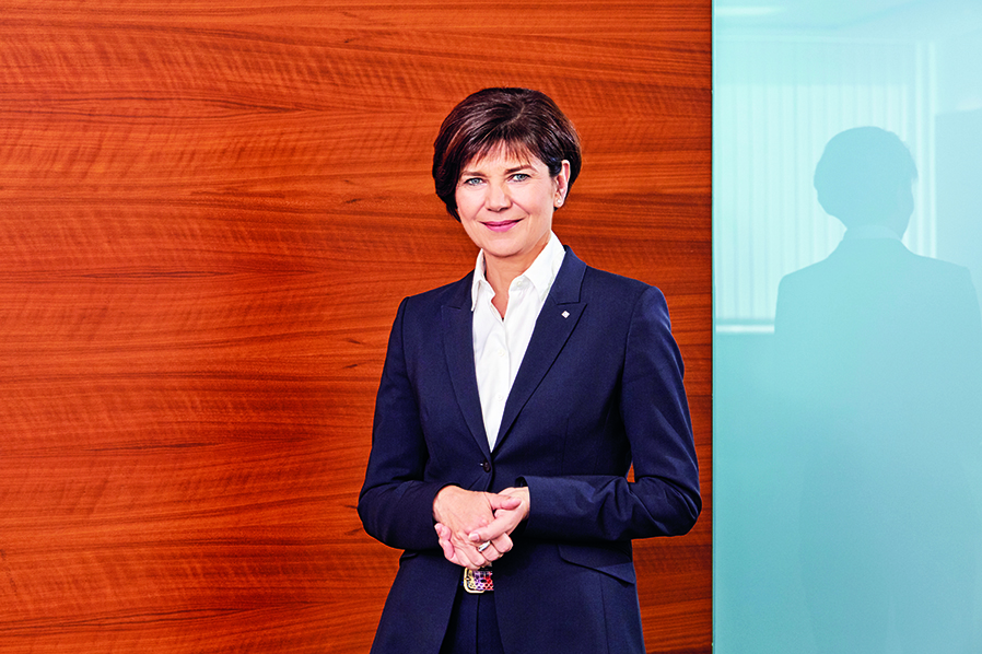 Michaela Keplinger-Mitterlehner, Raiffeisenlandesbank OÖ: Ein Teil der Veränderungen wird nachhaltig bleiben